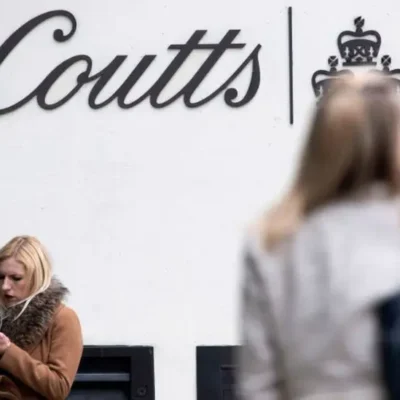 Огляд NatWest не виявив політичної дискримінації в закритті облікових записів Coutts