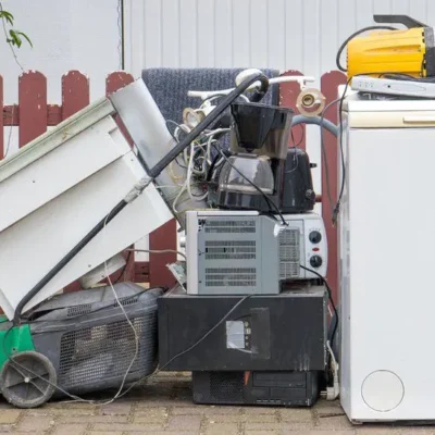 Переробку електротоварів можна здійснювати на узбіччях і в пунктах видачі в магазинах