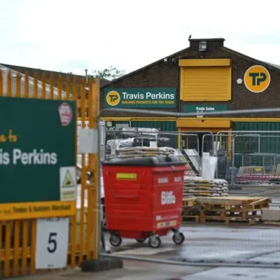 Скорочення робочих місць, оскільки Тревіс Перкінс із Нортгемптона намагається заощадити 35 мільйонів фунтів стерлінгів