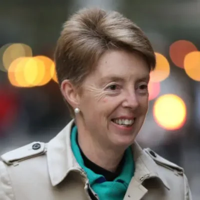 Колишня керівниця поштового відділення Паула Веннеллс позбавлена ​​CBE