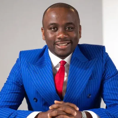 «Мій шлях від расистських образ на касах до майнового магната»