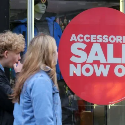 Жорстоке поводження та напади на працівників магазинів у Великій Британії зросли до 1300 випадків на день