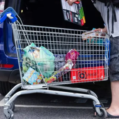 Відновлення покупок у супермаркетах і січневі розпродажі