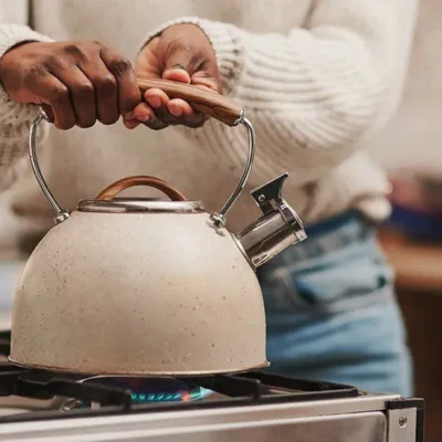 Очікується, що рахунки за електроенергію знизяться, коли буде оголошено нову максимальну ціну на Ofgem