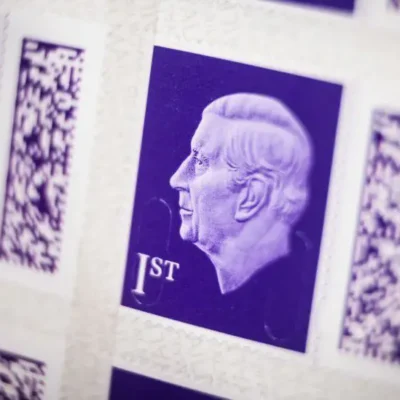 Королівська пошта повідомляє, що ціна марки першого класу знову зросте до 1,35 фунтів стерлінгів