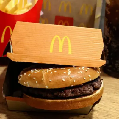 McDonald’s Quarter Pounder повертається після спалаху E. coli