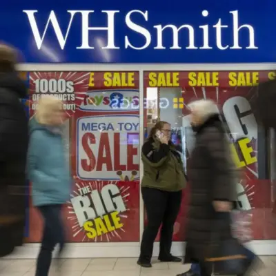 Продажі WH Smith High Street падають на тлі переговорів про продаж магазинів