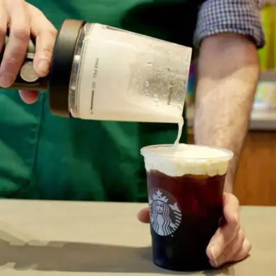 «Купи щось або йди», каже Starbucks