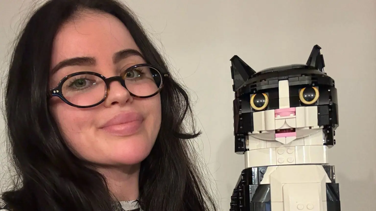 Ель колекціонує Lego, а також Jellycats