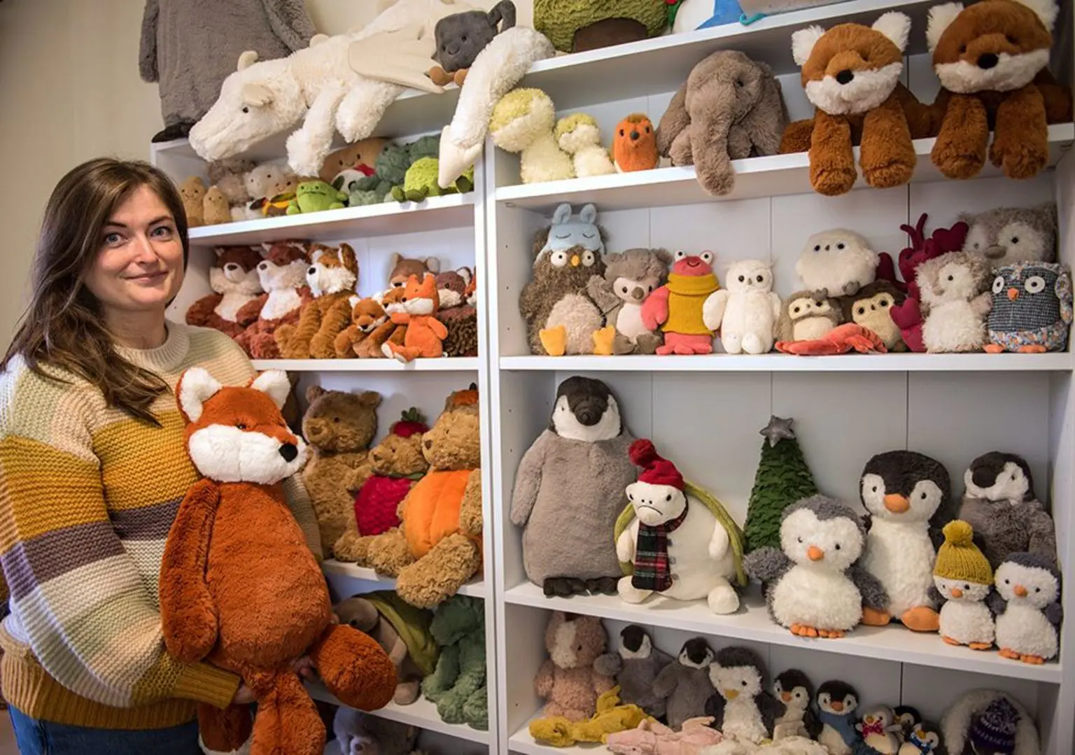 Аманда зі своєю колекцією Jellycats