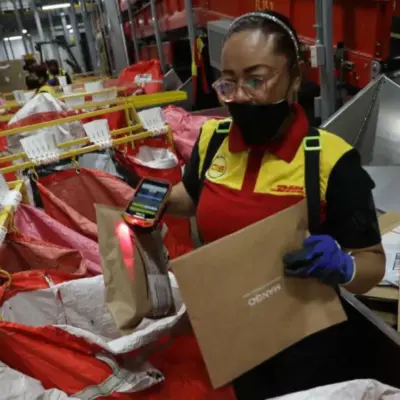 DHL скасовує призупинення доставки великої вартості до США