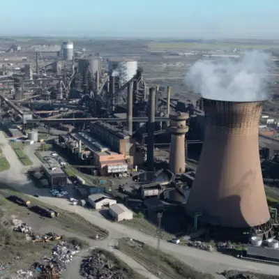 Змагайтеся, щоб підтримувати горіння на заводі British Steel