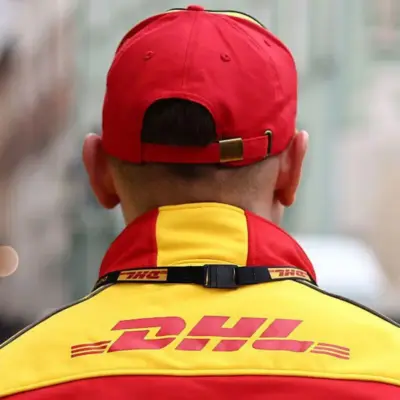 DHL призупиняє доставку великих цінностей у США через тарифи