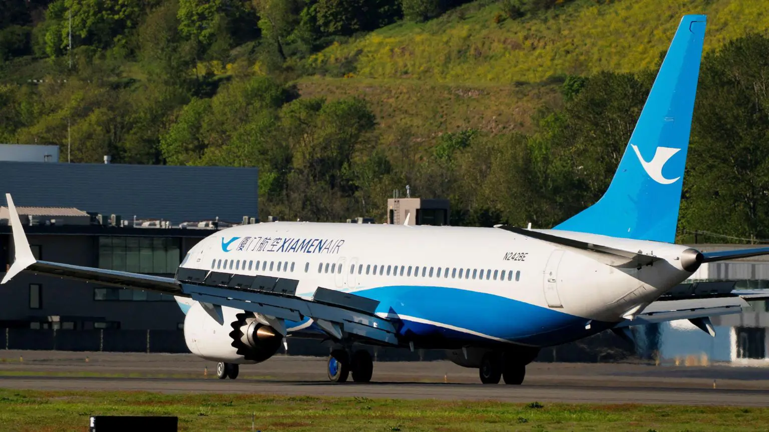 Boeing 737 MAX 8, призначений для китайської авіакомпанії, повертається на аеродром Boeing, оскільки торгова напруга загострюється через тарифи США на китайський імпорт