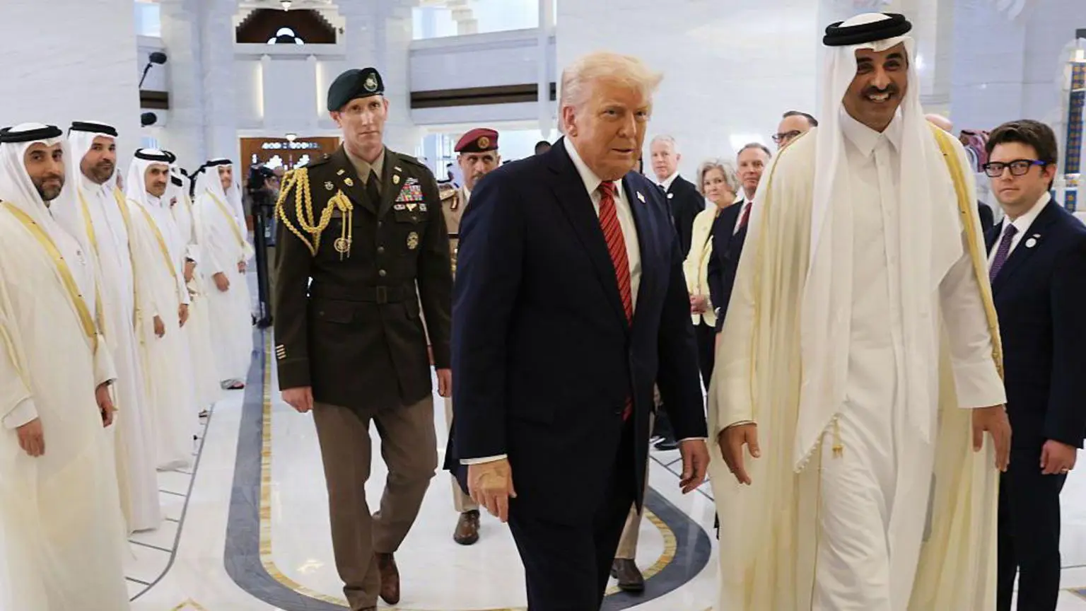 Після Саудівської Аравії Трамп відвідав Катар, де було оголошено про угоди на 1,2 трильйона доларів