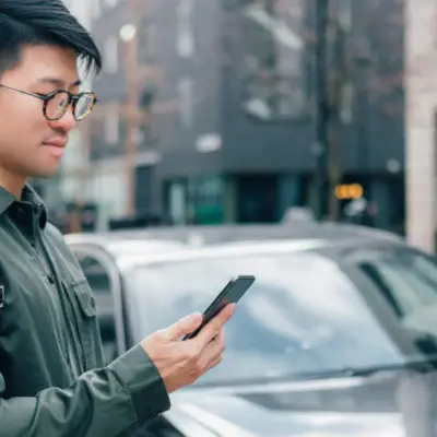Цифрова компанія Uber тепер приймає готівку за проїзд