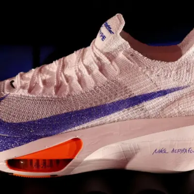 Nike підніме ціни, оскільки стикається з невизначеністю тарифів
