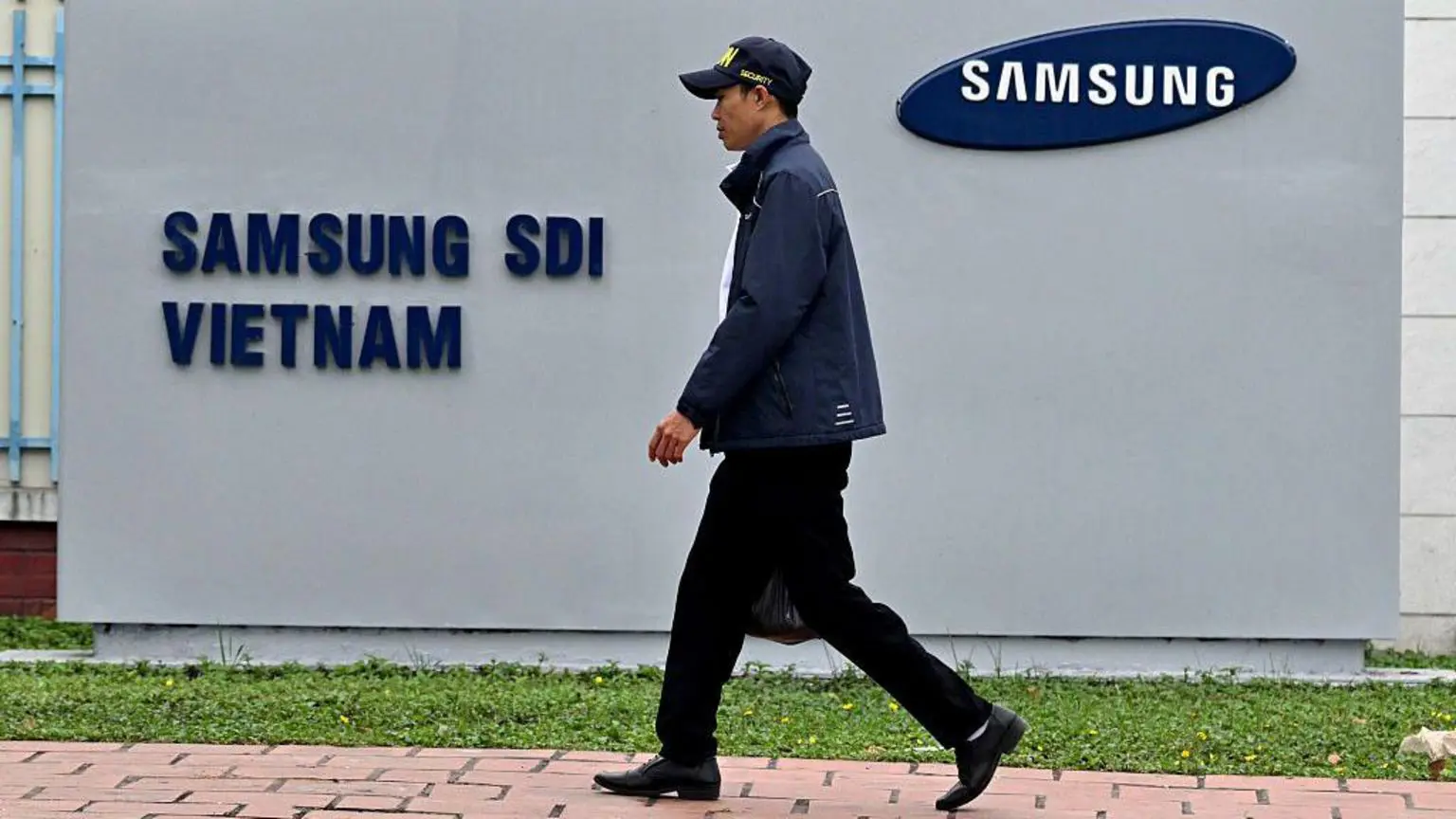 Такі глобальні підприємства, як Samsung, перебувають у підвішеному стані через тарифи Трампа