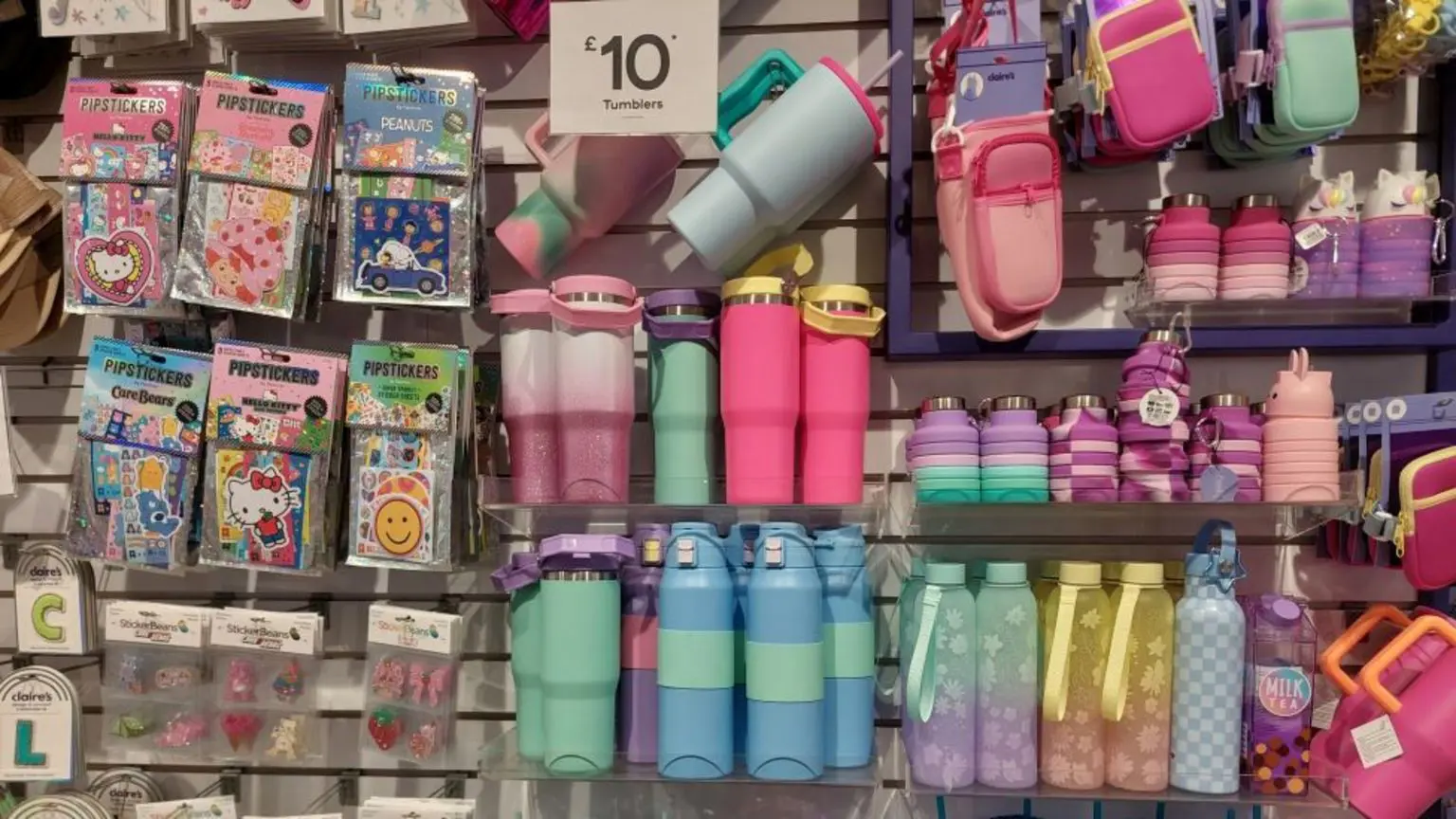 Claire's намагається слідувати тенденціям, але Джорджія Райт каже, що не може встигати за такими, як Шеін