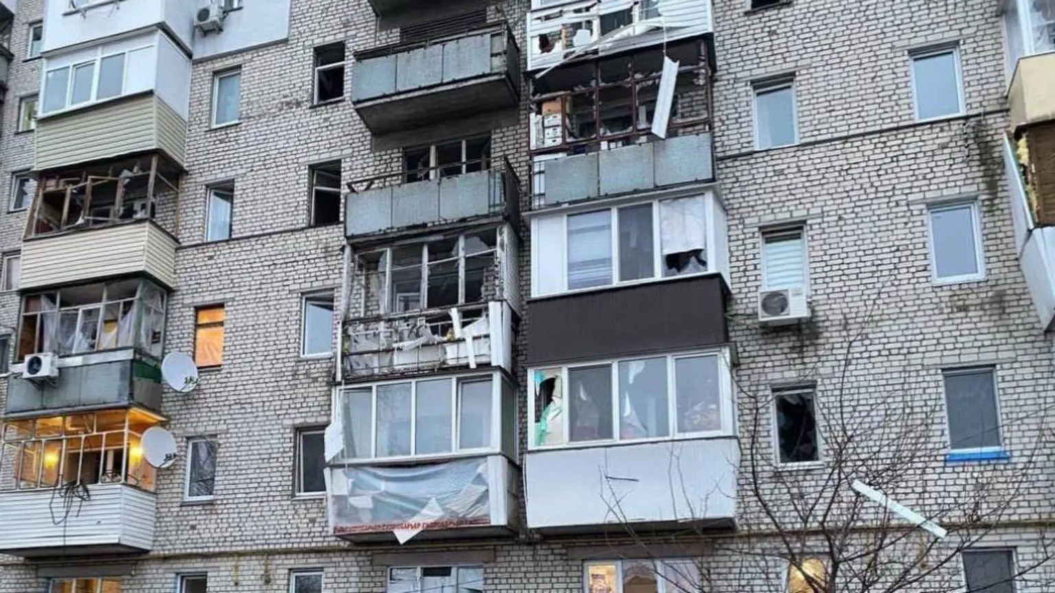 Верхній правий балкон Наталії Гришко сильно постраждав від вибуху російської ракети