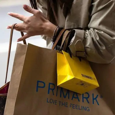 Акції власників Primark падають після попередження про споживчі витрати