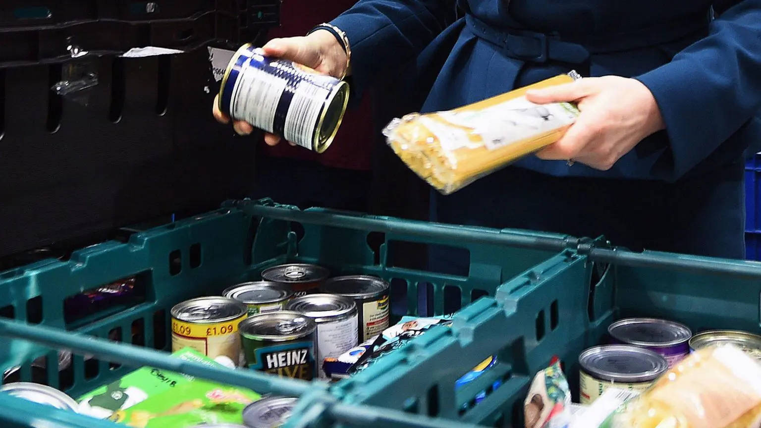 Бостонський продовольчий банк запитує продукти, що не швидко псуються, наприклад консерви