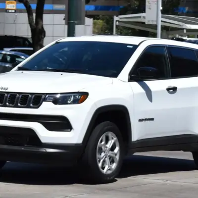 Канада погрожує виробнику Jeep через можливий переїзд до США