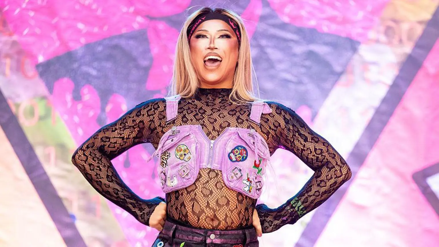 Сакі Ю, яка брала участь у RuPaul's Drag Race UK у 2024 році, виступала на прайді цього року