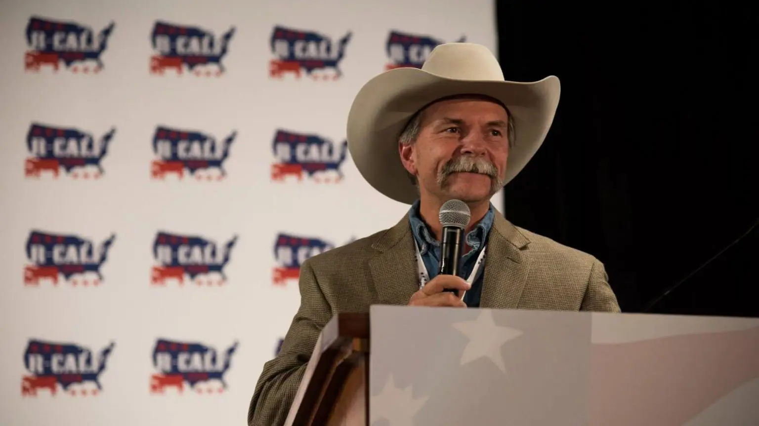 Білл Буллард, головний виконавчий директор R-CALF USA, торгової асоціації виробників великої рогатої худоби, сказав, що скотарі спостерігають відновлення цін на велику рогату худобу за останній рік.