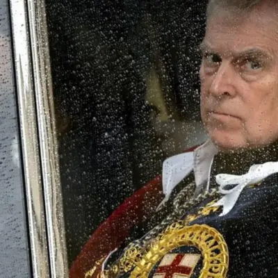 Ендрю закриває бізнес Pitch@Palace