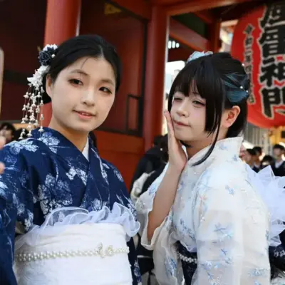 Акції японських туристичних та роздрібних компаній падають після суперечки з Китаєм щодо Тайваню