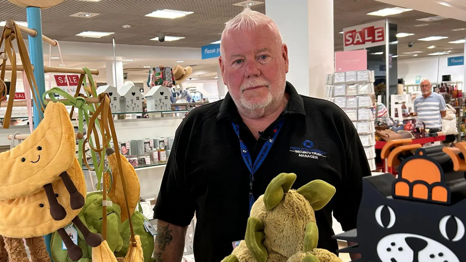 Начальник служби безпеки Том Херст заявив, що система кримінального правосуддя «занадто поблажлива» до крадіїв у магазинах.