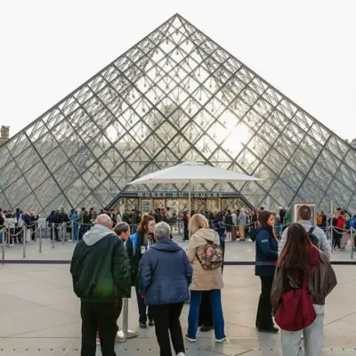 Лувр підвищить ціни на квитки для більшості туристів з країн, що не входять до ЄС, на 45%