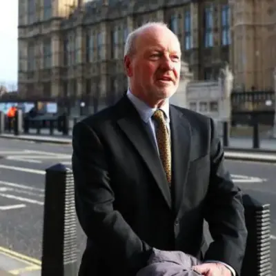 Алан Бейтс отримає багатомільйонну компенсацію за скандал у Поштовому відділенні