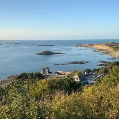 Керівники туристичних служб острова про «складні» експлуатаційні витрати