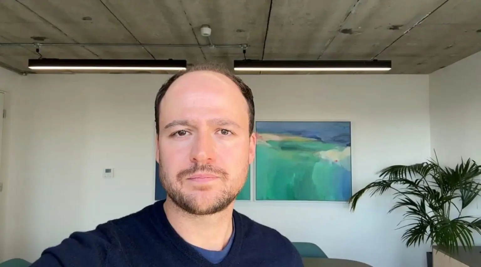 Алекс Колдер попереджає, що реклама може перетворитися на