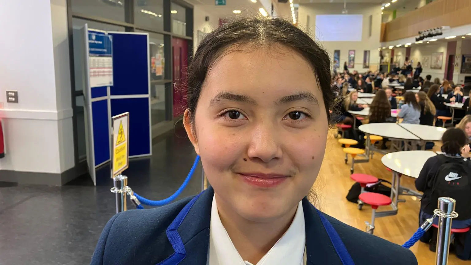 Анна сказала, що щодня користується їдальнею і насолоджується атмосферою.