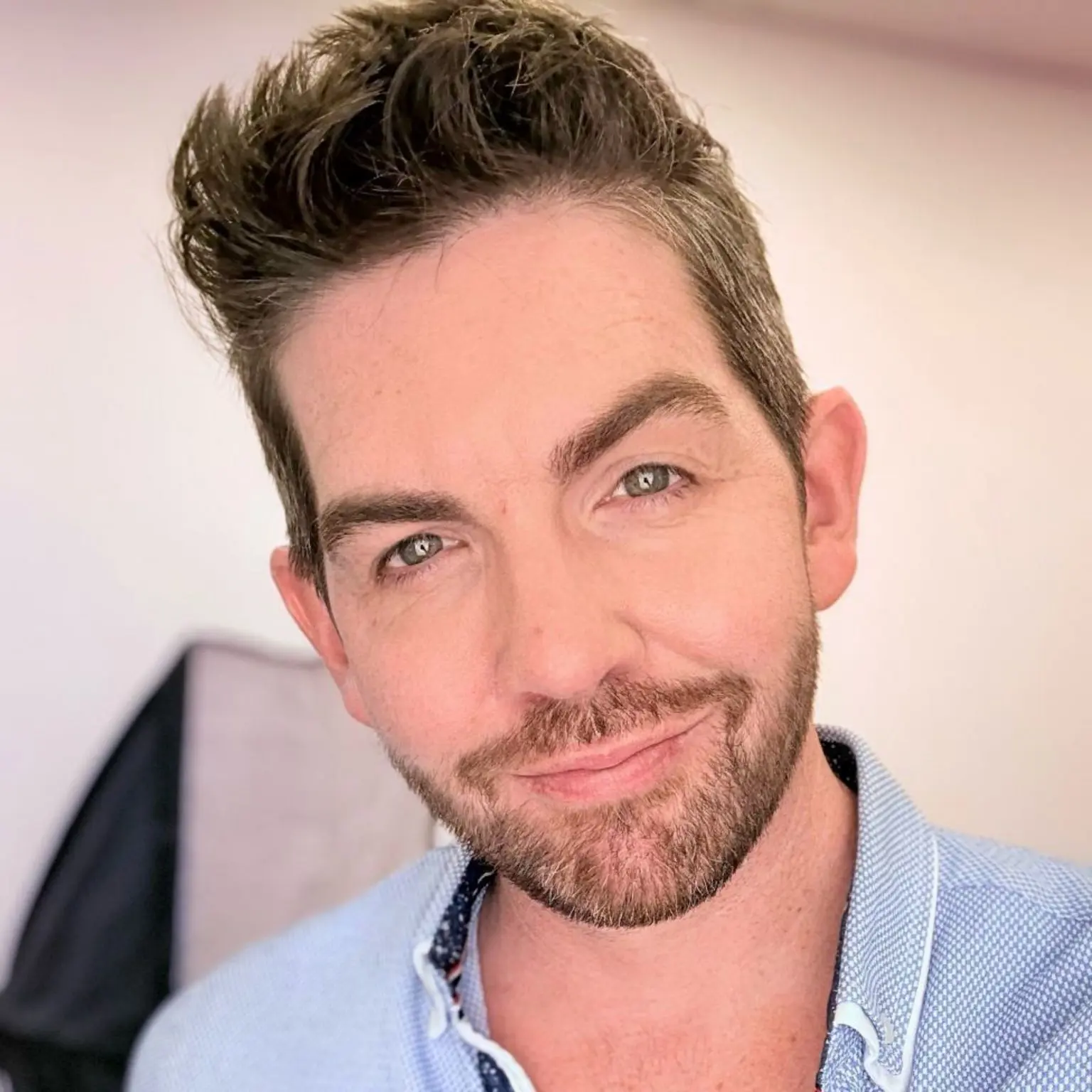 Експерт з догляду за шкірою Скотт Макглінн каже, що деякі бюджетні продукти, якими він користувався, «дивовижні»