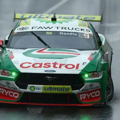 BP продає частку в Castrol, підрозділі з виробництва моторних олив, за 6 млрд доларів