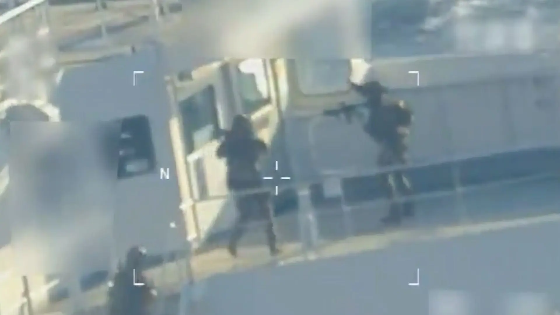 Дивіться: Відео показує, як американські військові захоплюють нафтовий танкер біля узбережжя Венесуели