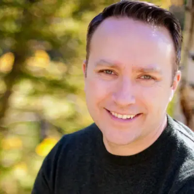 Бездомний підліток, який став успішним рекламним босом