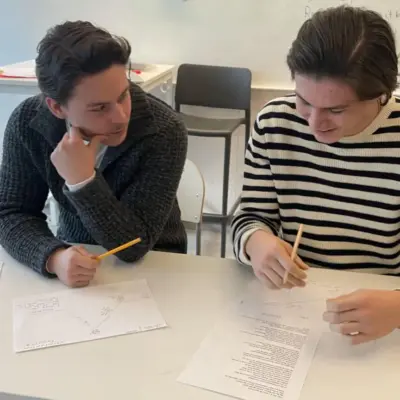 Повернення до книг – школи Швеції відмовляються від цифрового навчання