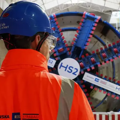 HS2 може коштувати до 102,7 млрд фунтів стерлінгів, а поїзди будуть повільнішими, ніж планувалося спочатку