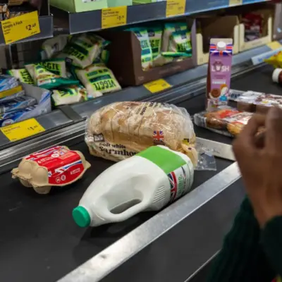 Уряд закликав супермаркети обмежити ціни на продукти харчування