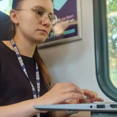 Wi-Fi у поїздах Великої Британії є одним із найгірших у Європі. Ось як люди справляються з цим