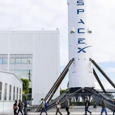 SpaceX Ілона Маска оцінили майже в 1,8 трлн доларів перед рекордним продажем акцій.