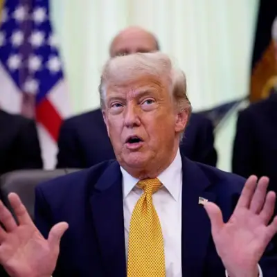 Трамп погрожує 100% митами для європейських країн через податок на технології