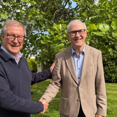Чоловік, який заснував благодійну організацію з фінансів Гернсі, йде на пенсію