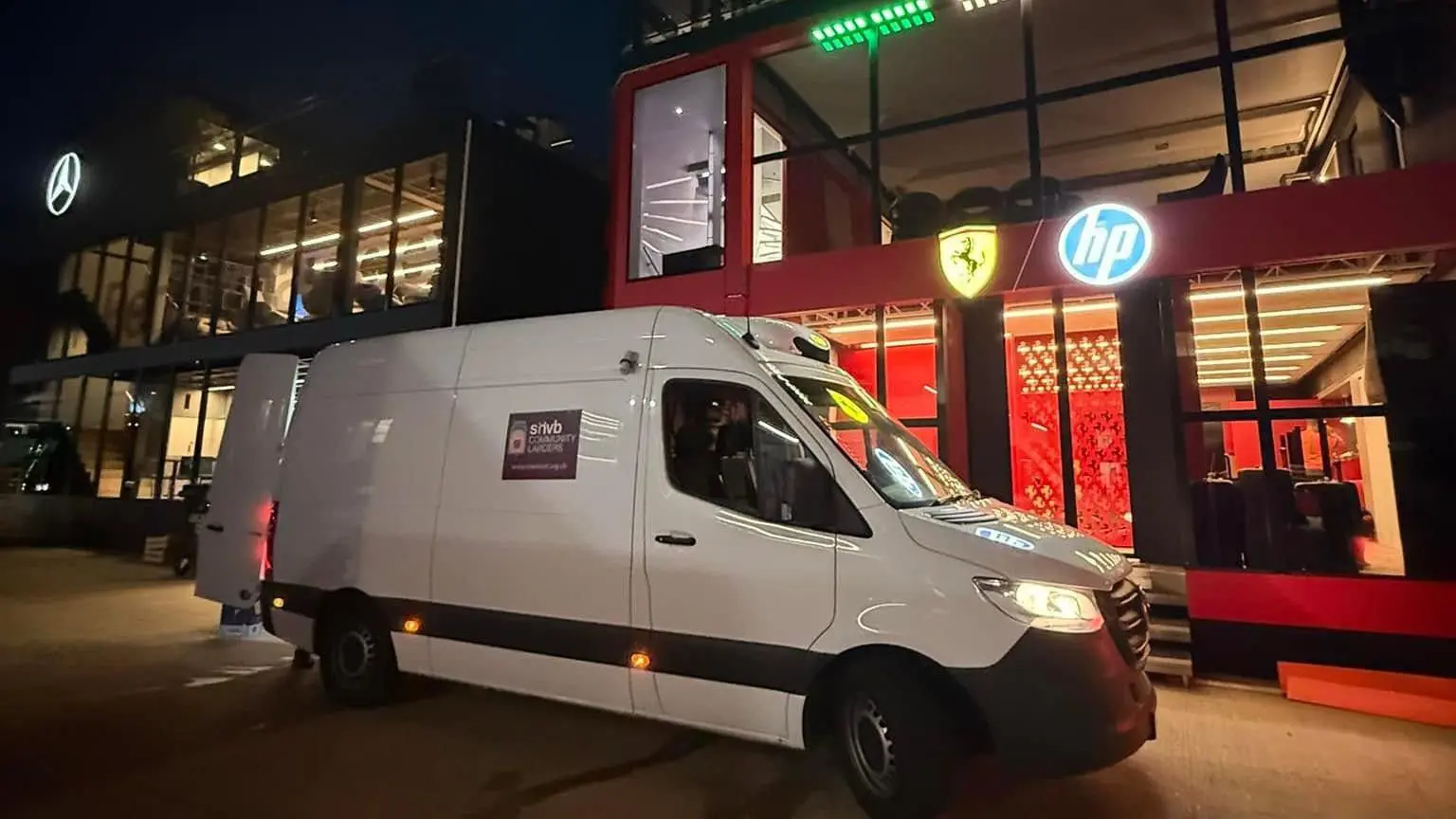 Компанія Towcester Community Larder зробить кілька зупинок у Сільверстоуні, щоб зібрати нез'їдену їжу.