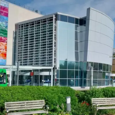 Пацієнти кажуть, що підвищення вартості паркування в лікарні додає стресу